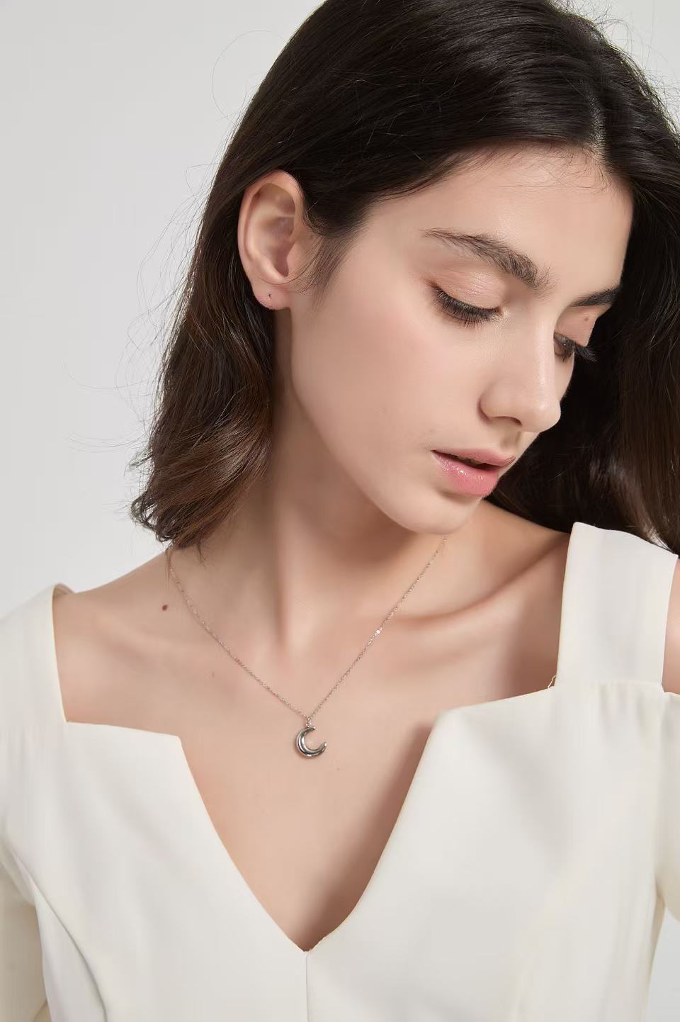 Smooth Moonix Mirror Necklace