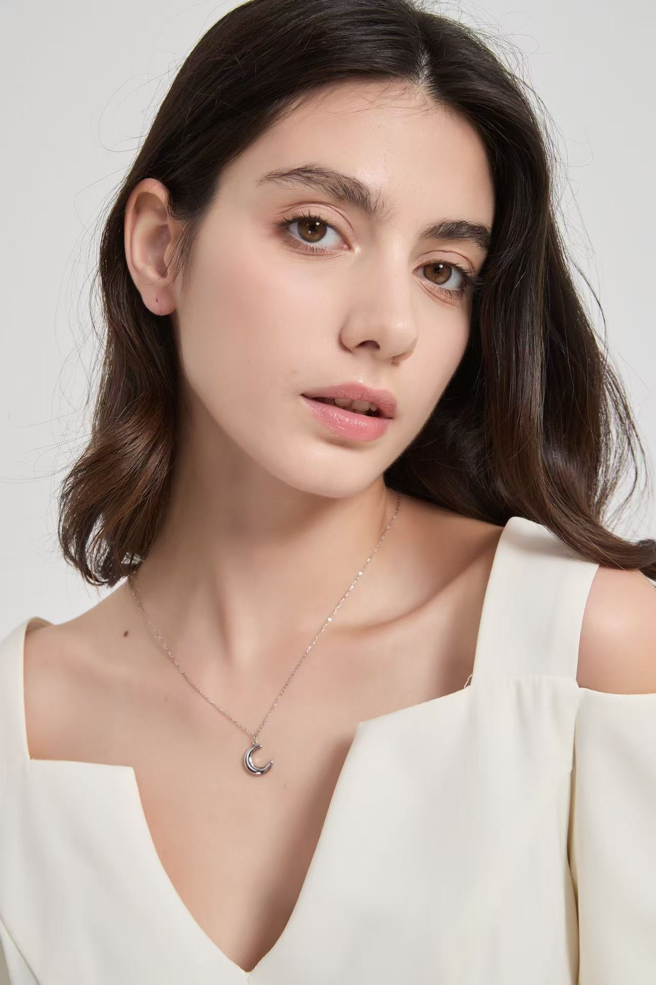 Smooth Moonix Mirror Necklace
