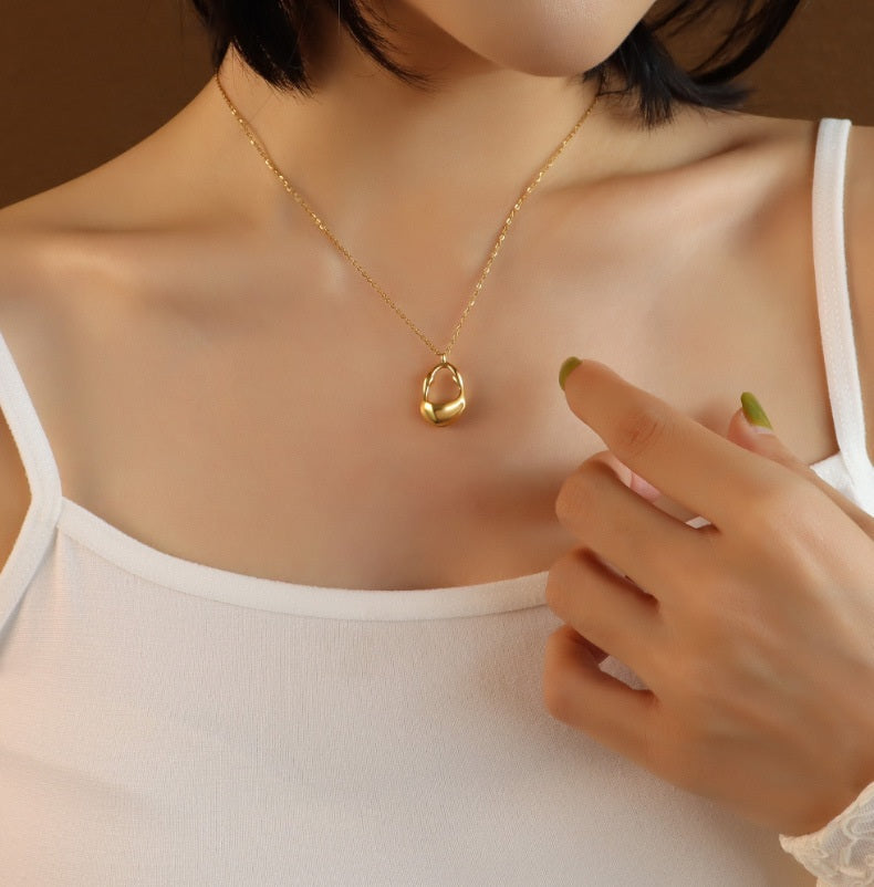 Artistic Oval Necklace - Moonix