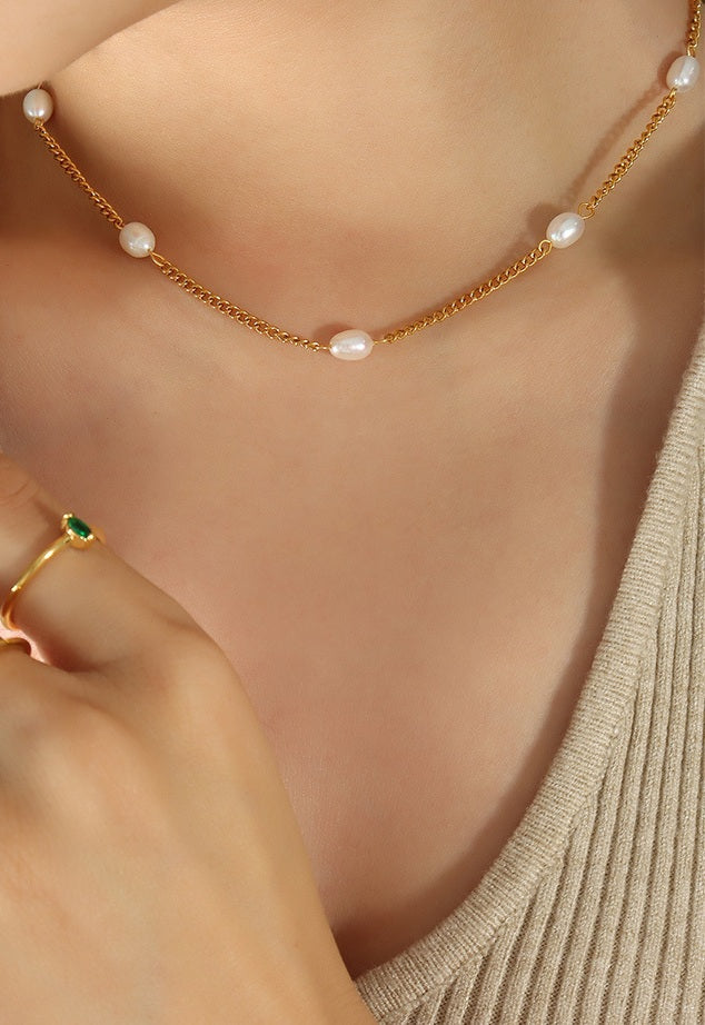 Classic Pearl Station Necklace - Moonix