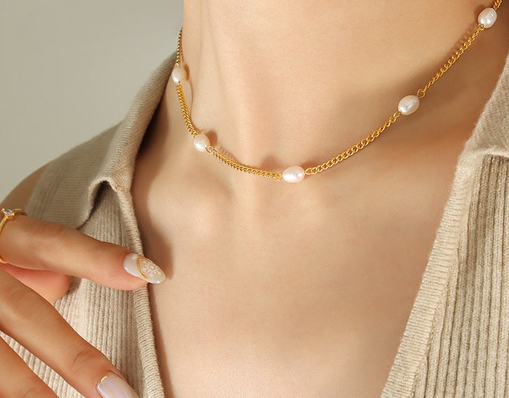 Classic Pearl Station Necklace - Moonix