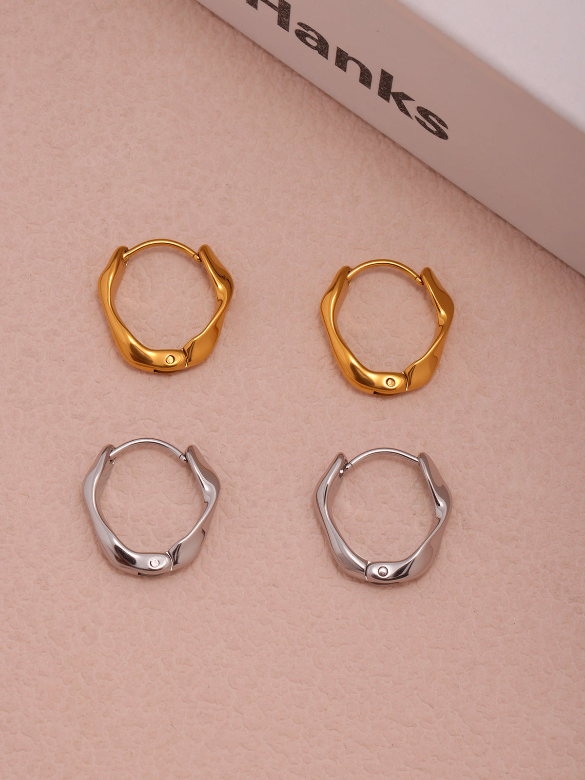 Classic Wave Hoop Earrings - Moonix