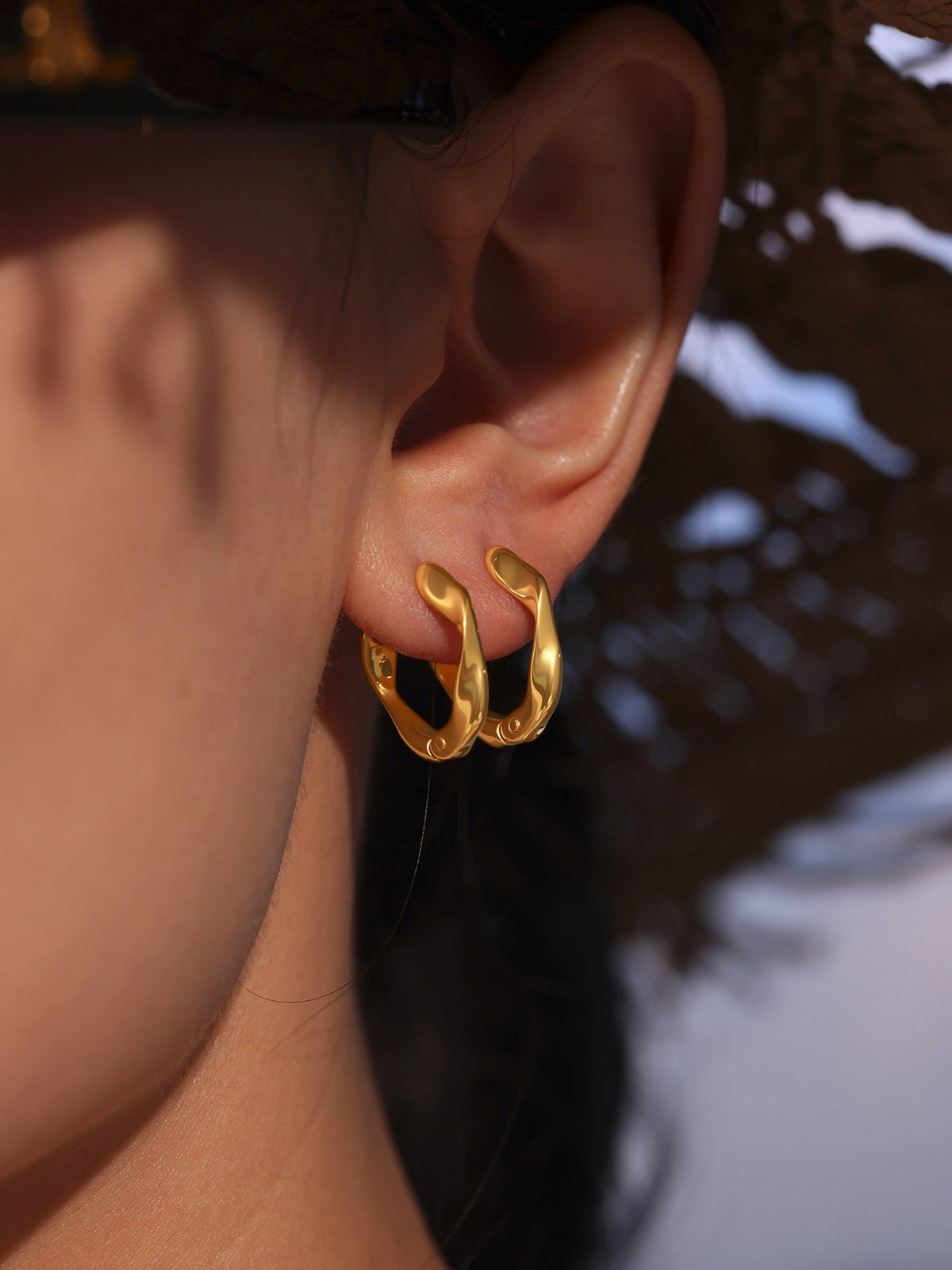 Classic Wave Hoop Earrings - Moonix