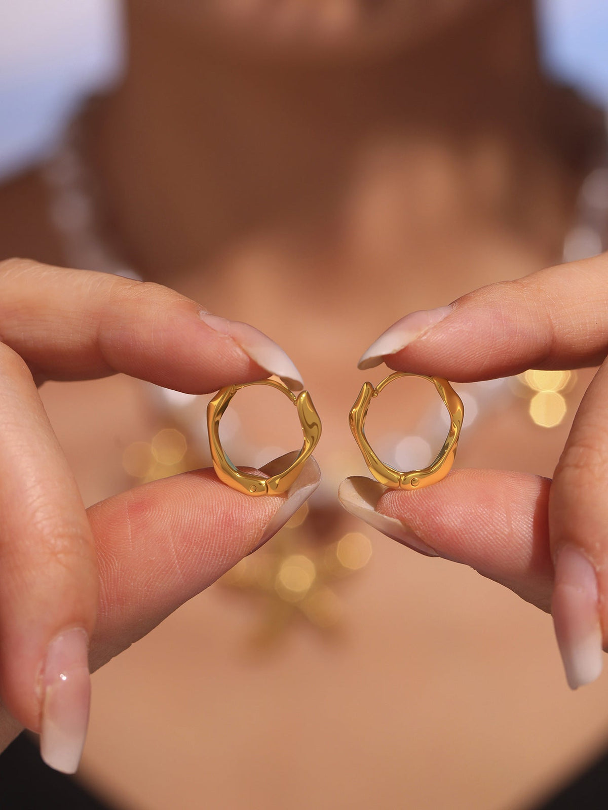 Classic Wave Hoop Earrings - Moonix