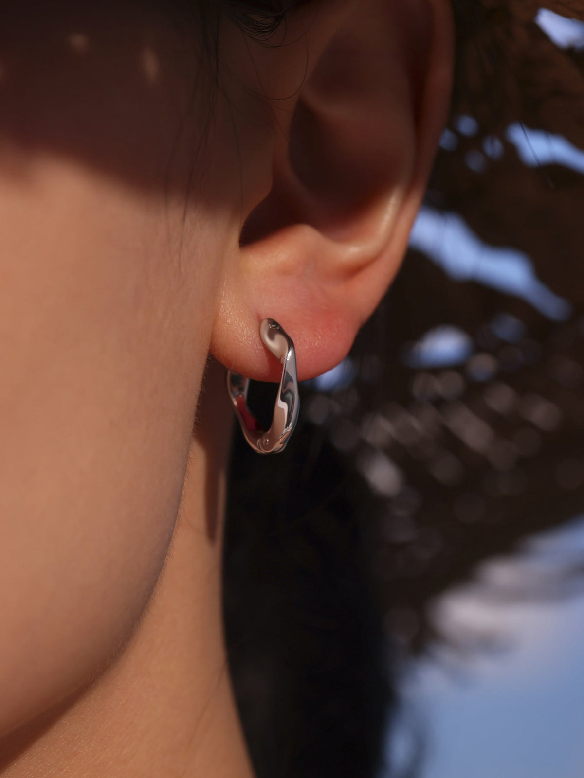 Classic Wave Hoop Earrings - Moonix