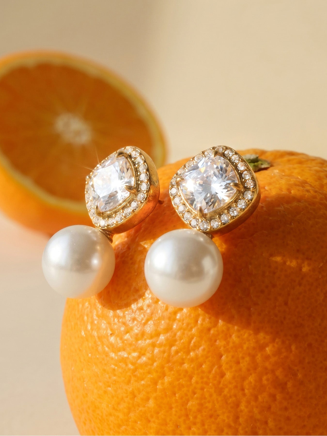 Cushion Frame Pearl Earrings - Moonix