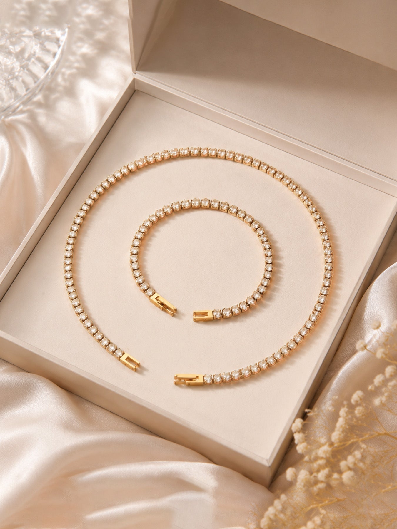 Elegant Classic Tennis Bracelet - Moonix