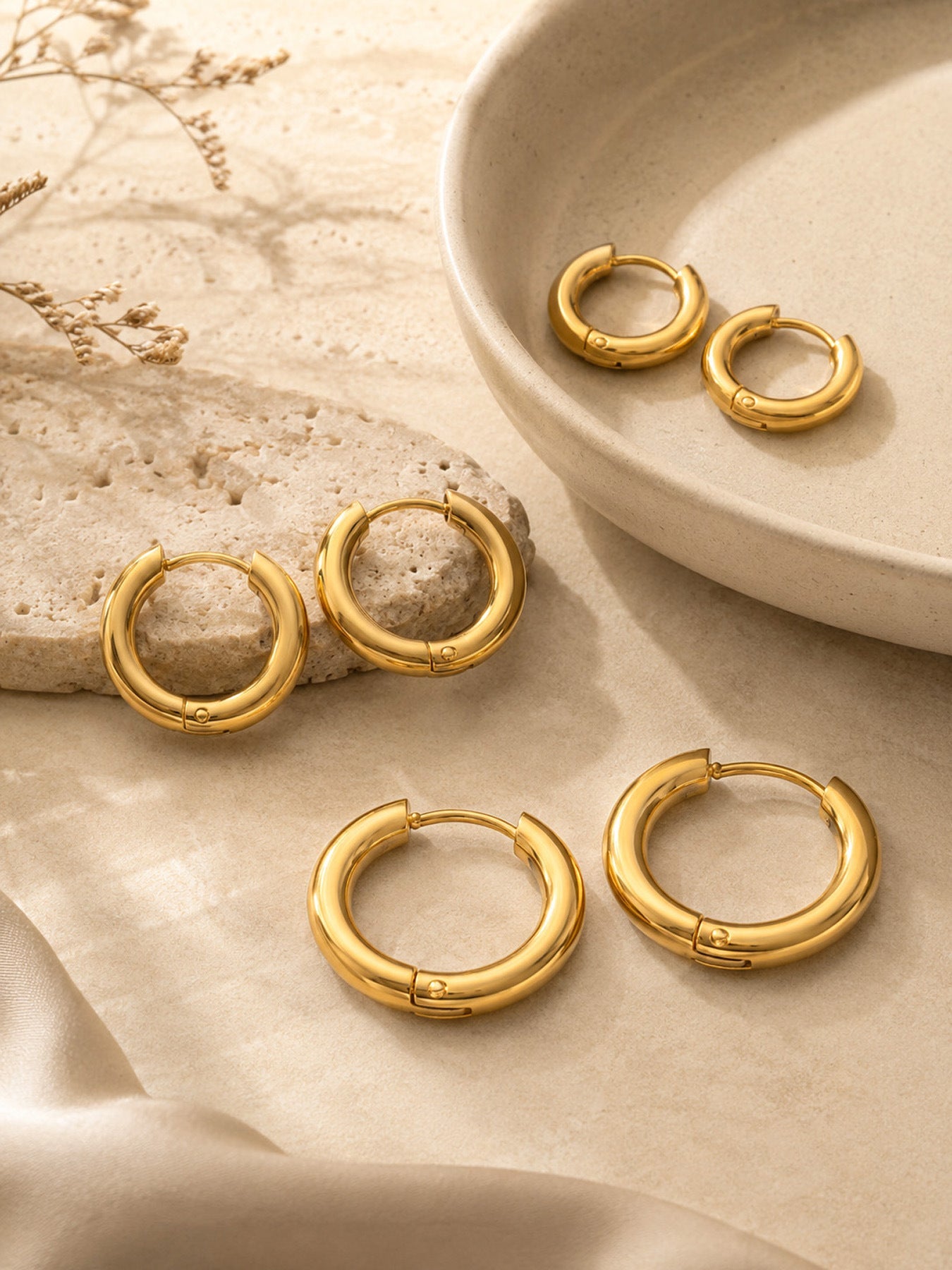 Essential Earrings - Moonix