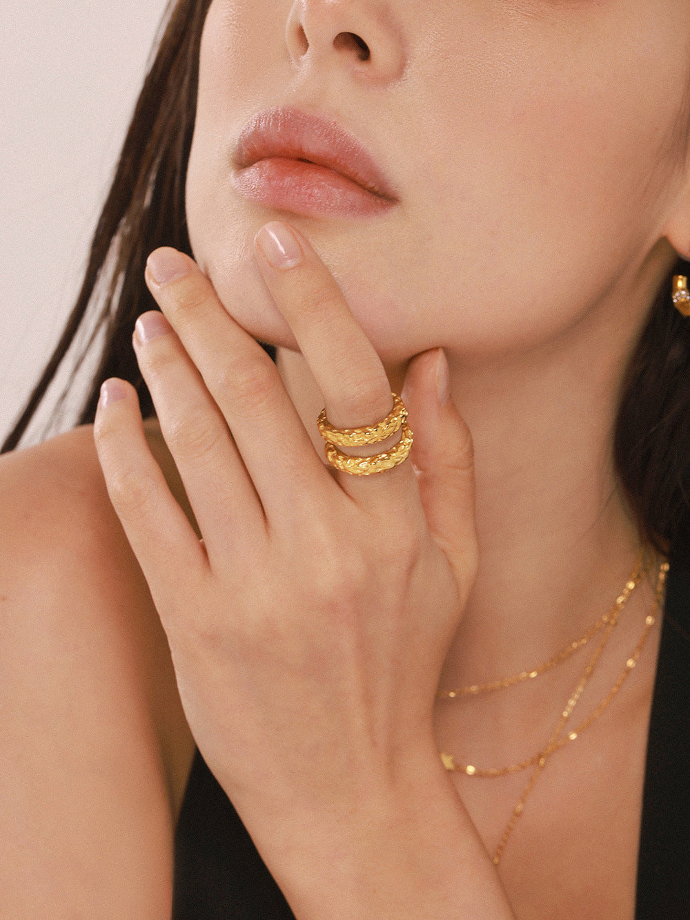 Hammered Crater Band Ring - Moonix