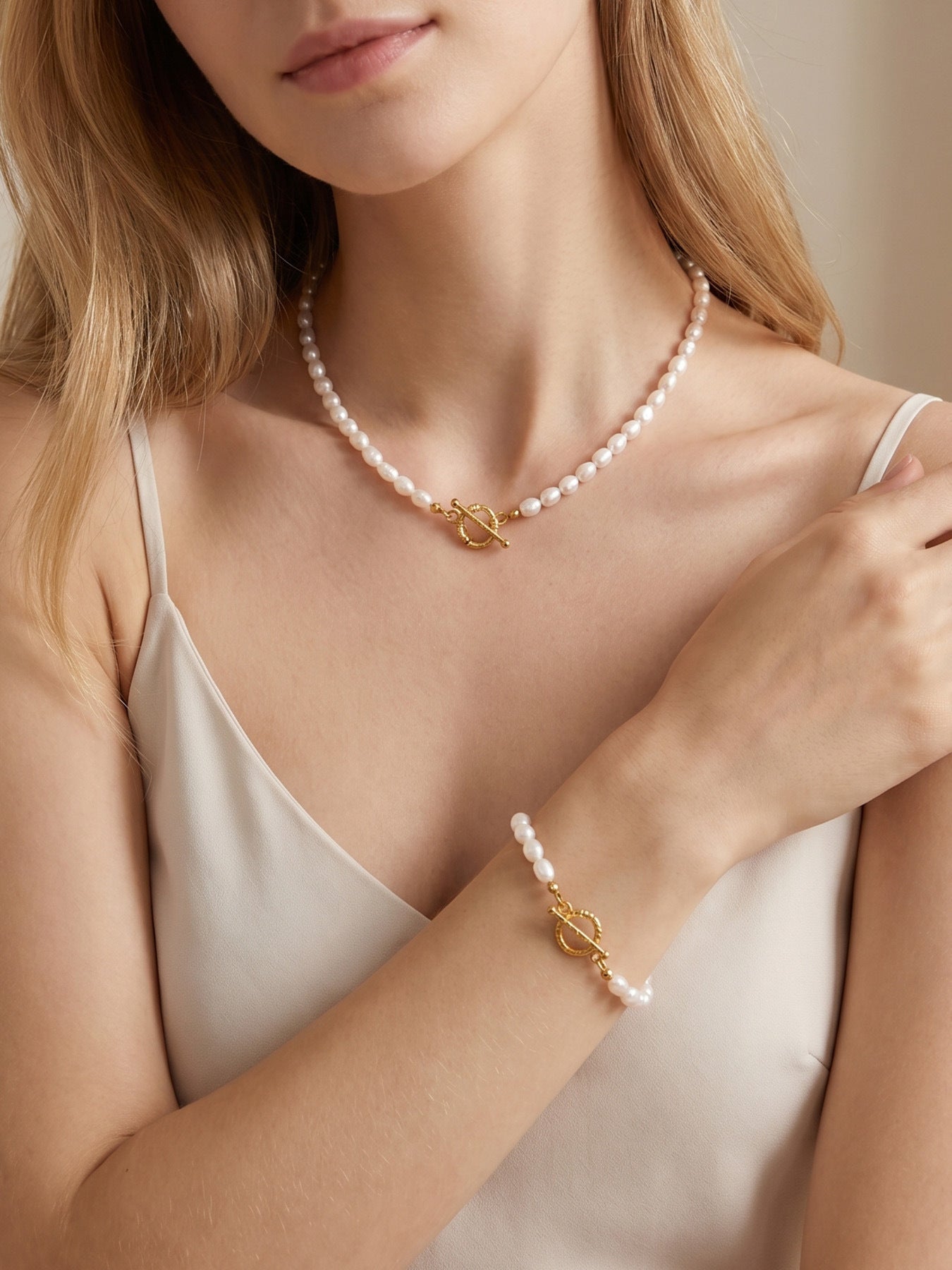 Milky Pearl Bracelet - Moonix