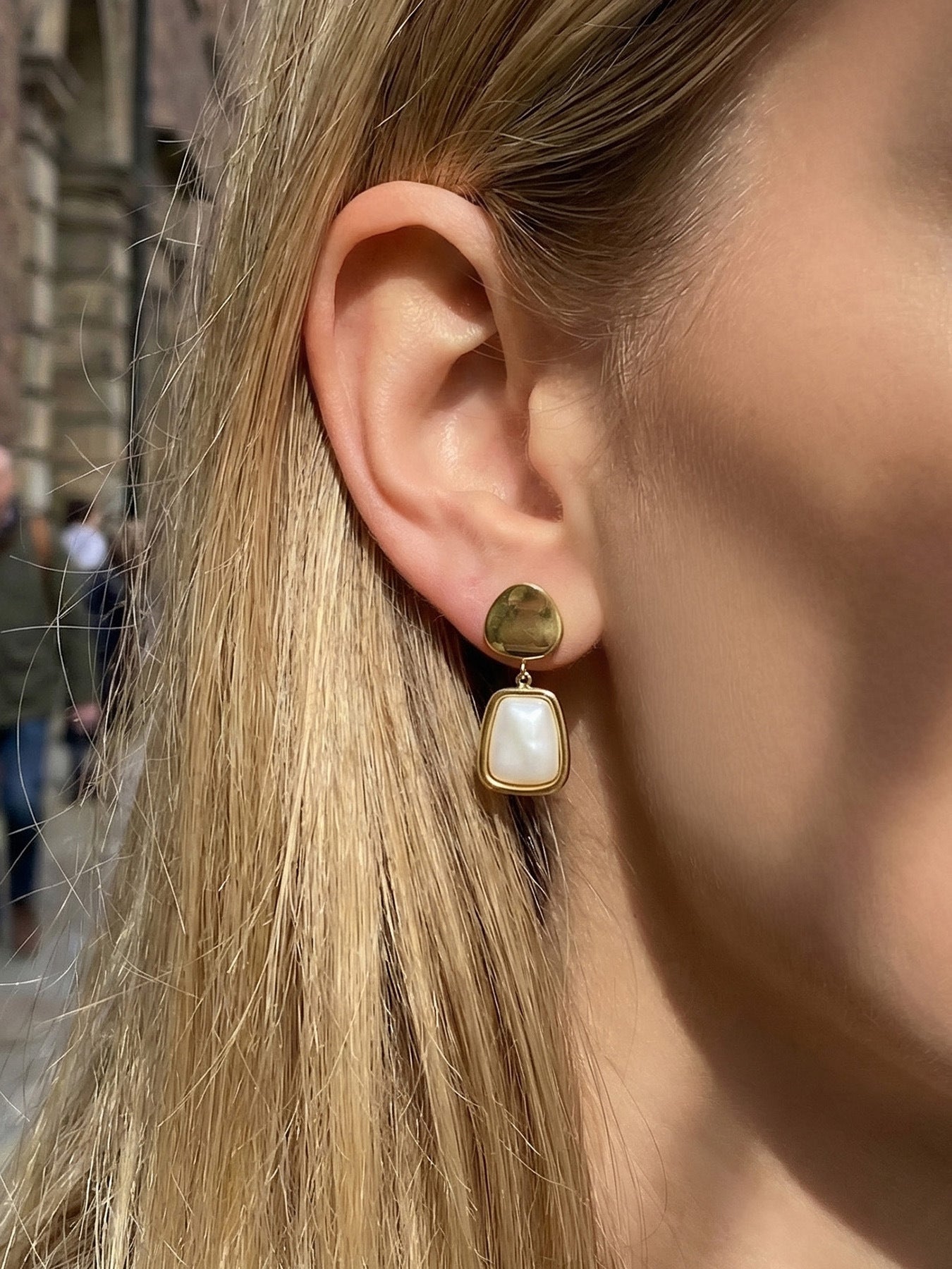 Shell Drift MOP Drop Earrings - Moonix