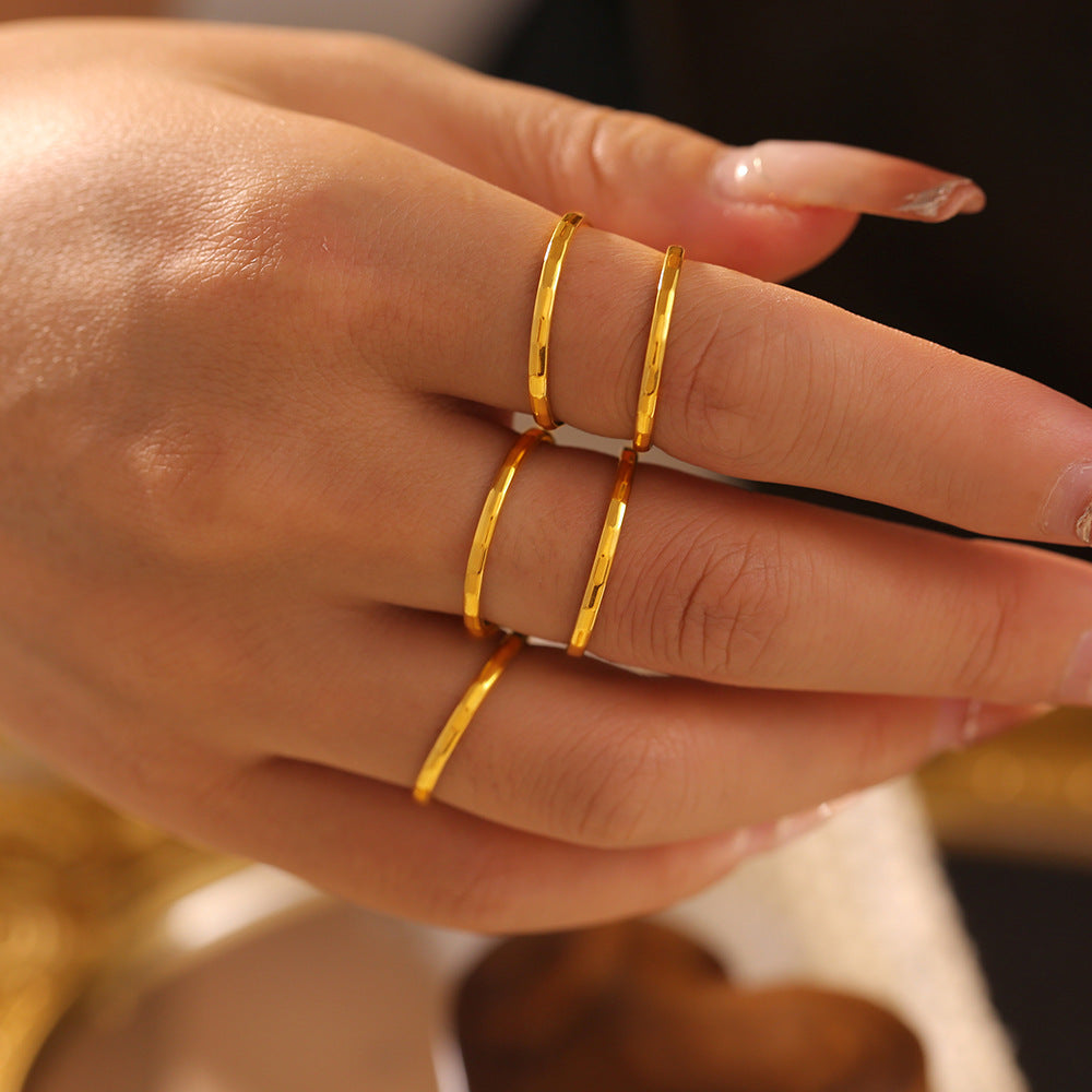 Slim Hammered Band Ring - Moonix