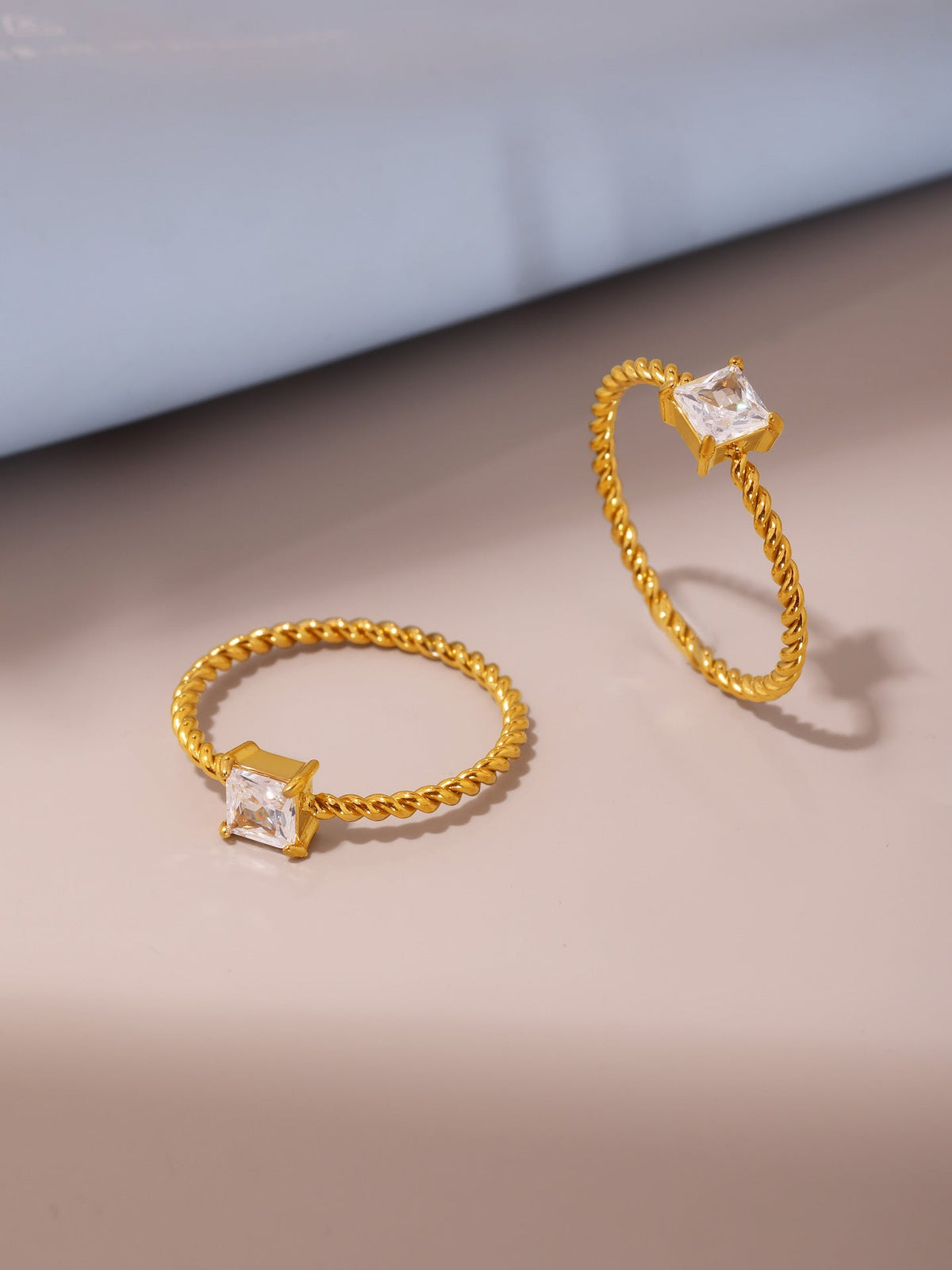 Square Zircon Twisted Ring - Moonix