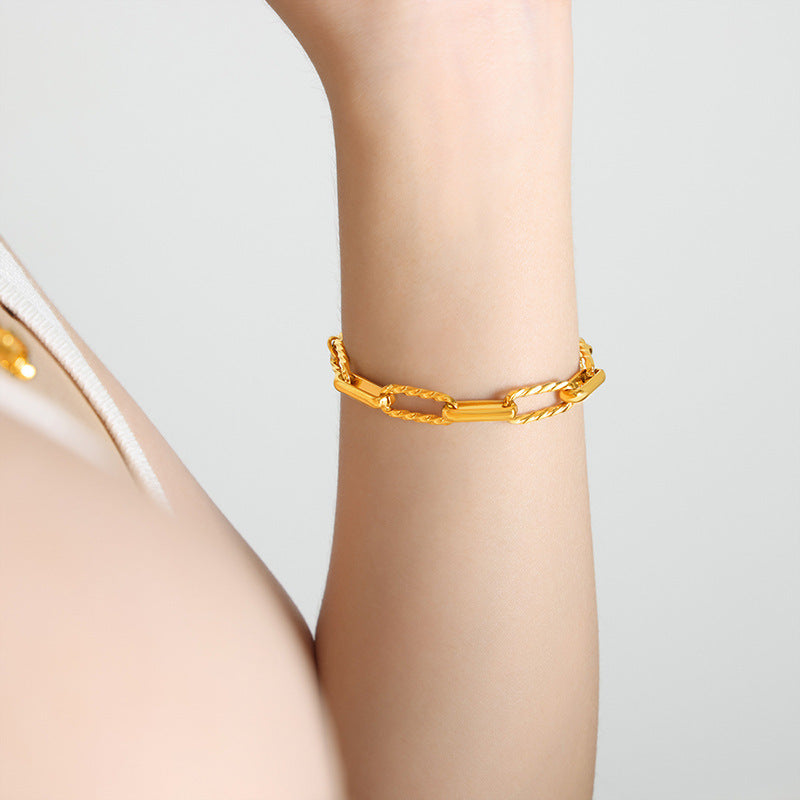 Twisted Paperclip Link Bracelet - Moonix