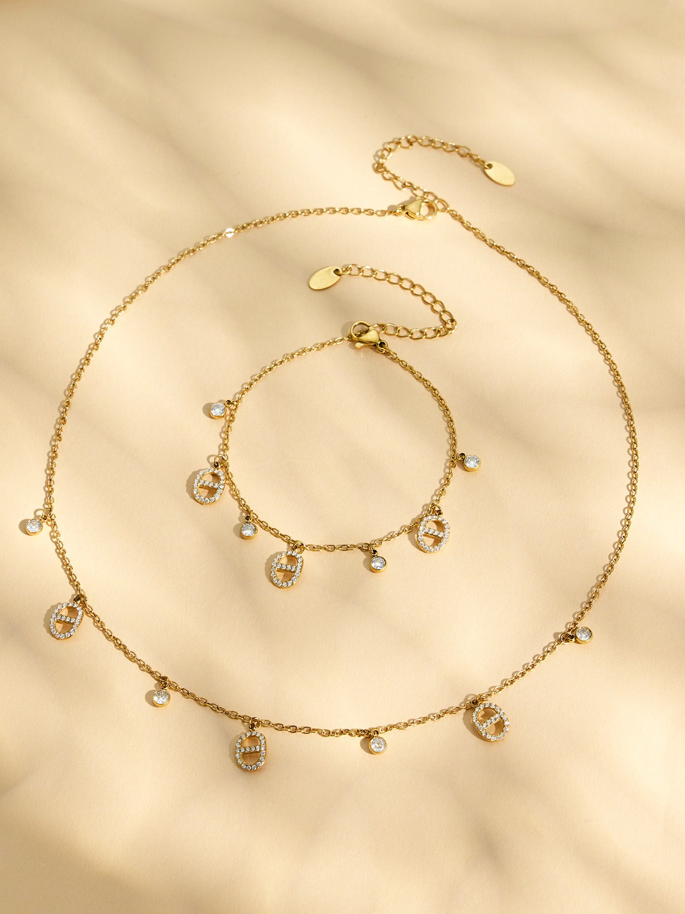 Dainty Oval Bracelet