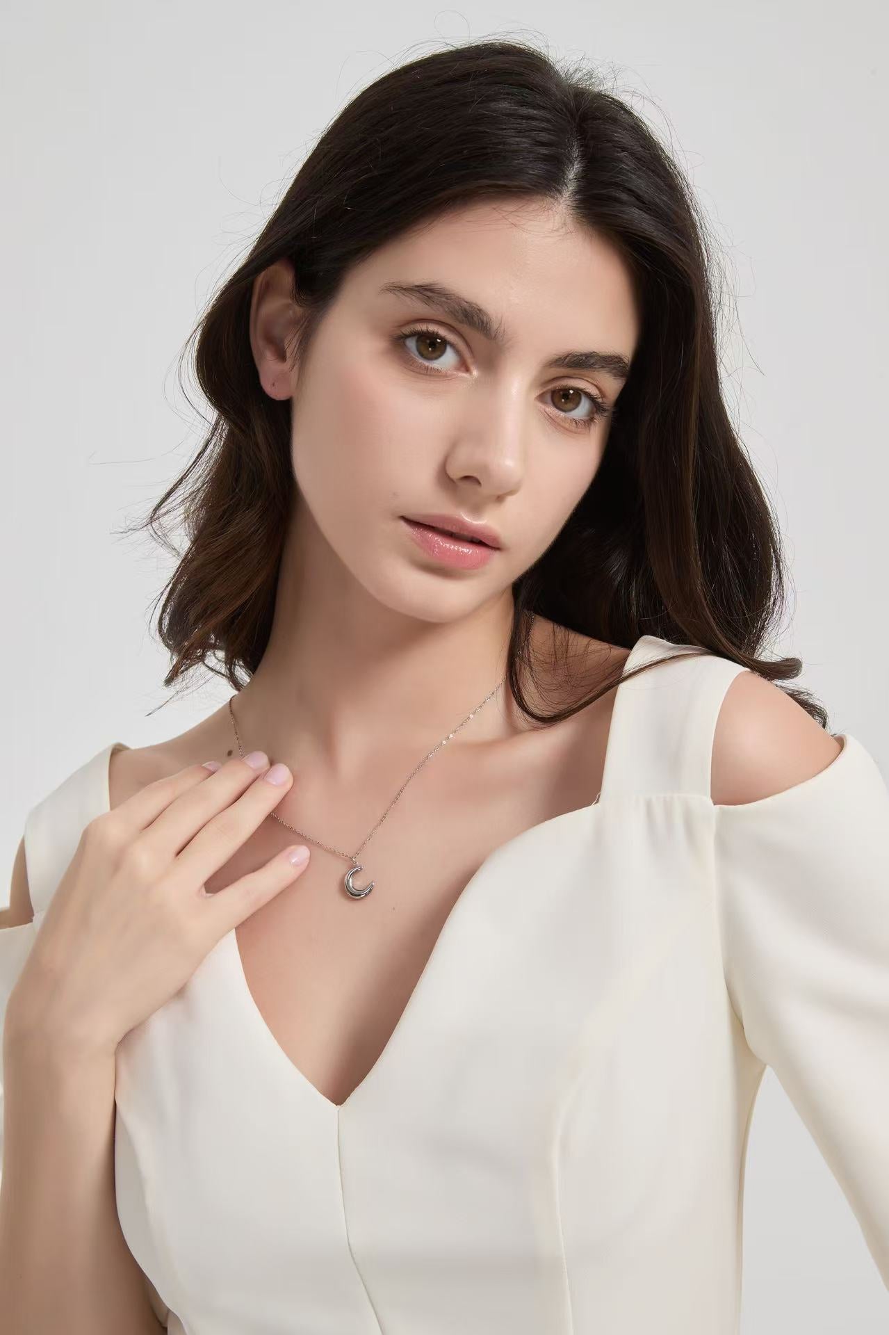 Smooth Moonix Mirror Necklace