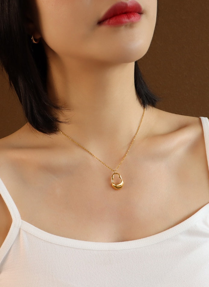 Artistic Oval Necklace - Moonix