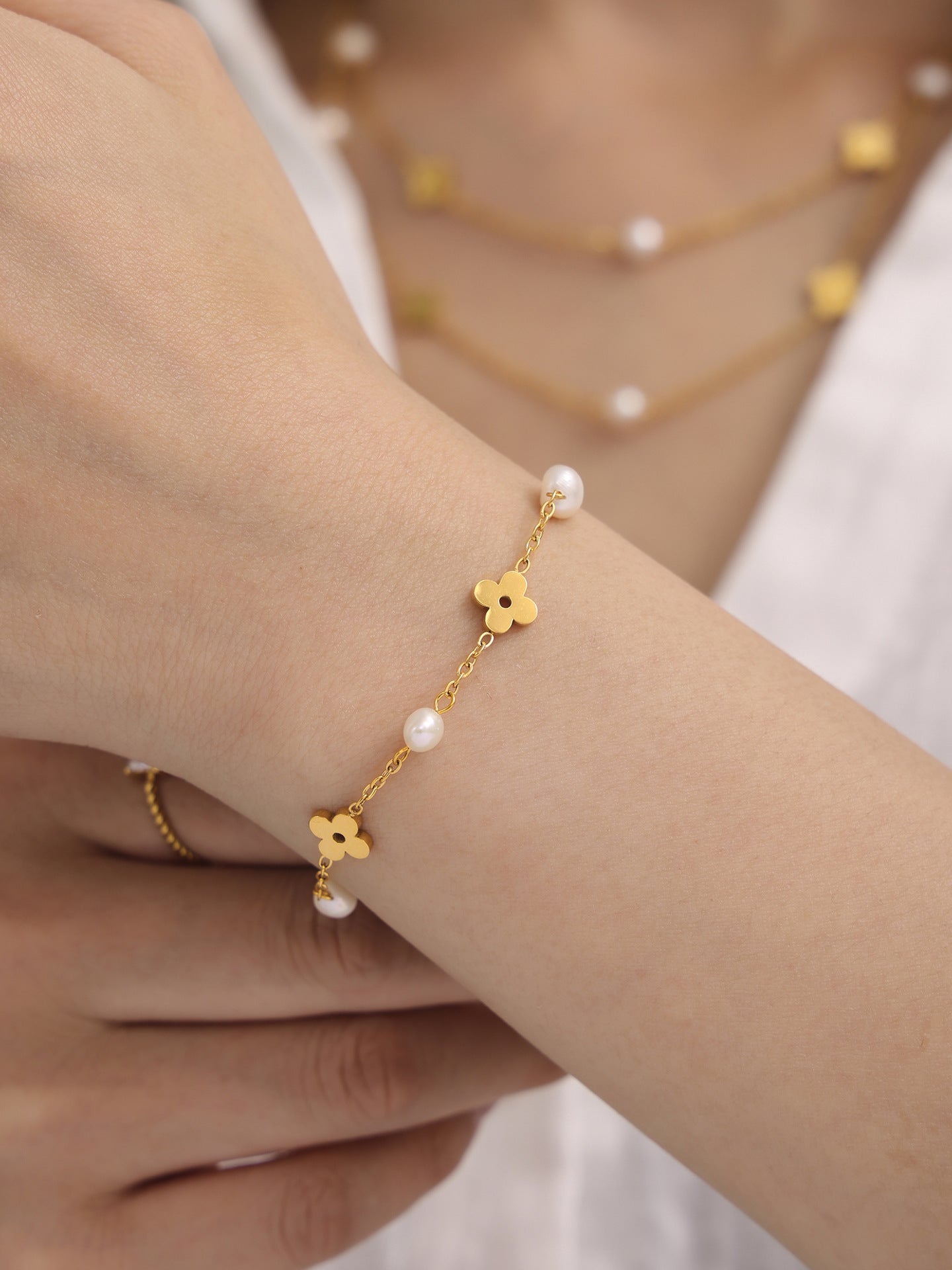 Clover Pearl Bracelet - Moonix