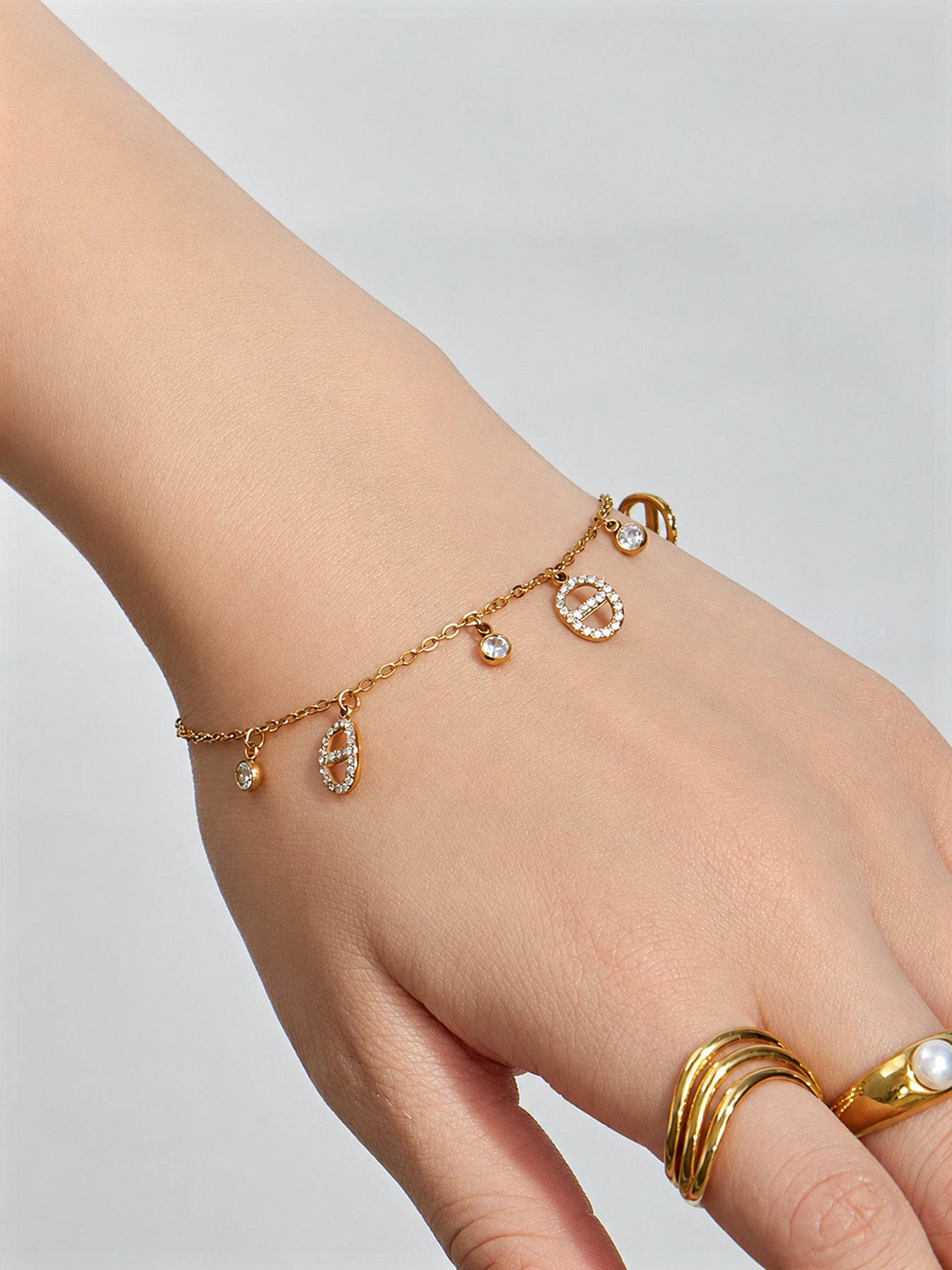 Dainty Oval Bracelet - Moonix