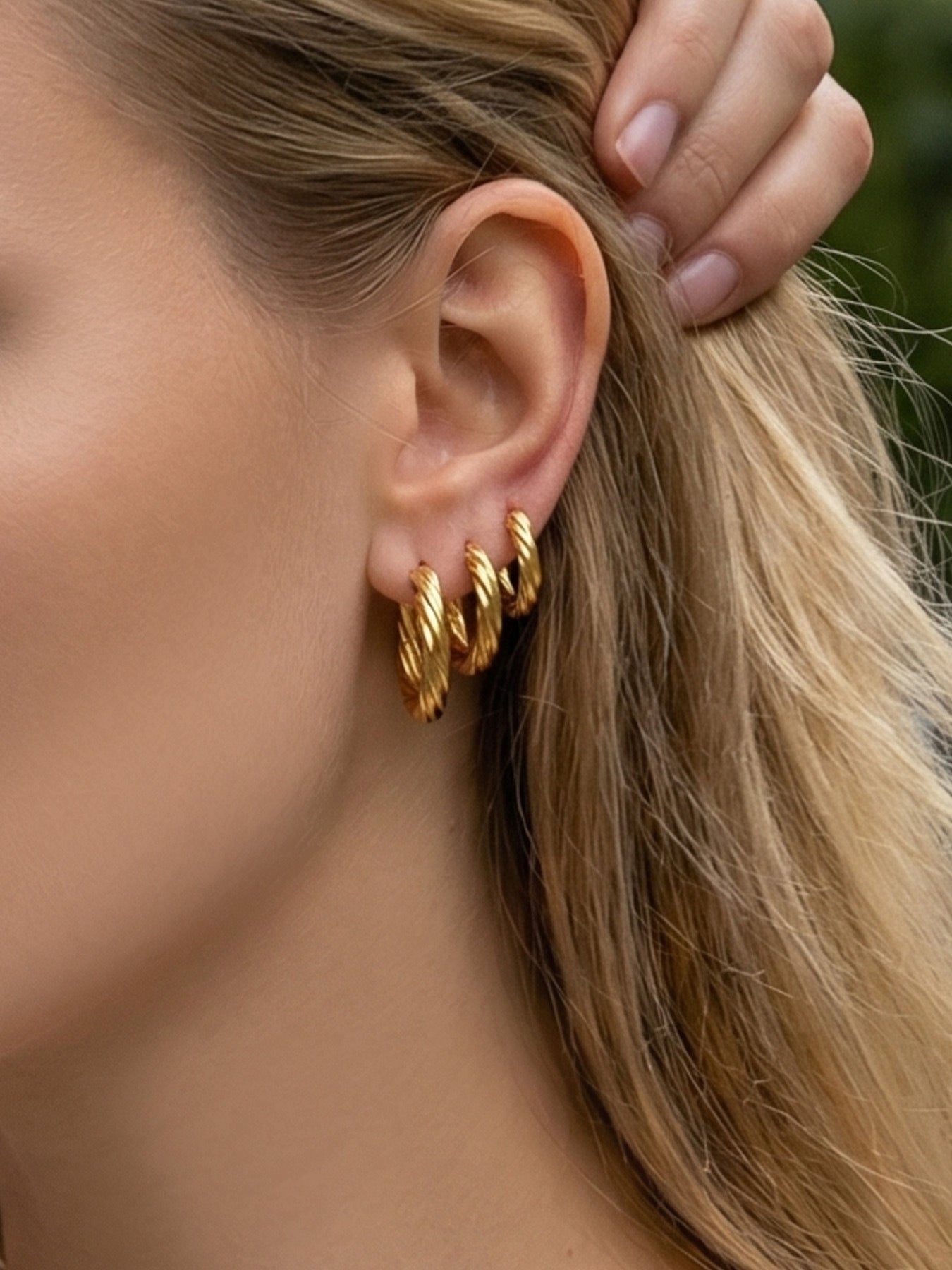 Essential Twist Hoop Earrings - Moonix