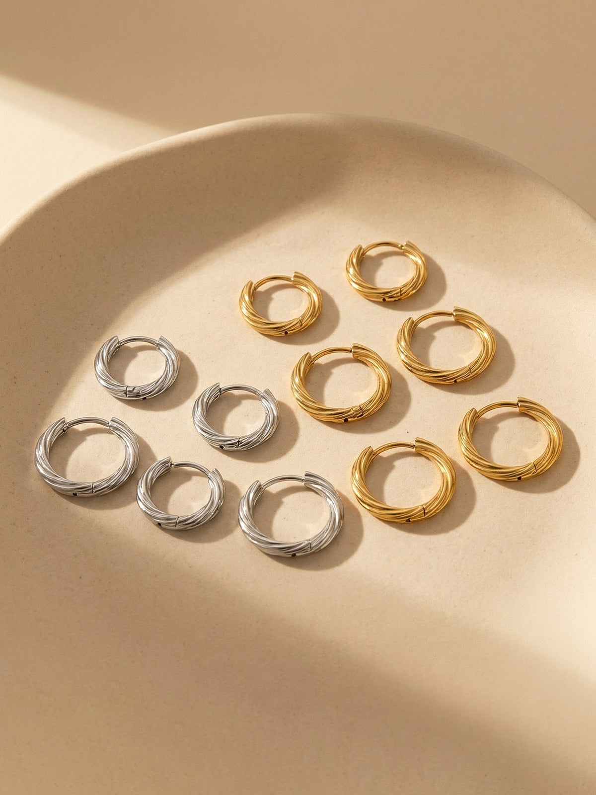 Essential Twist Hoop Earrings - Moonix