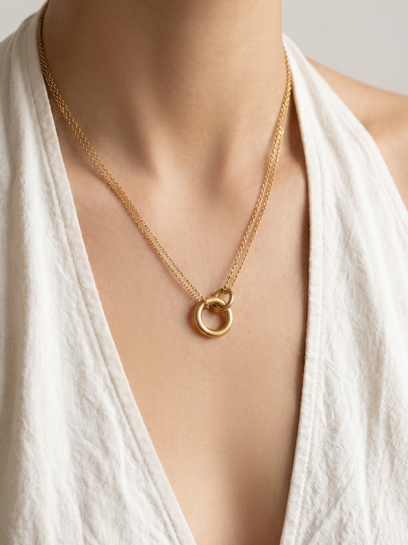 Eternal Knot Necklace - Moonix
