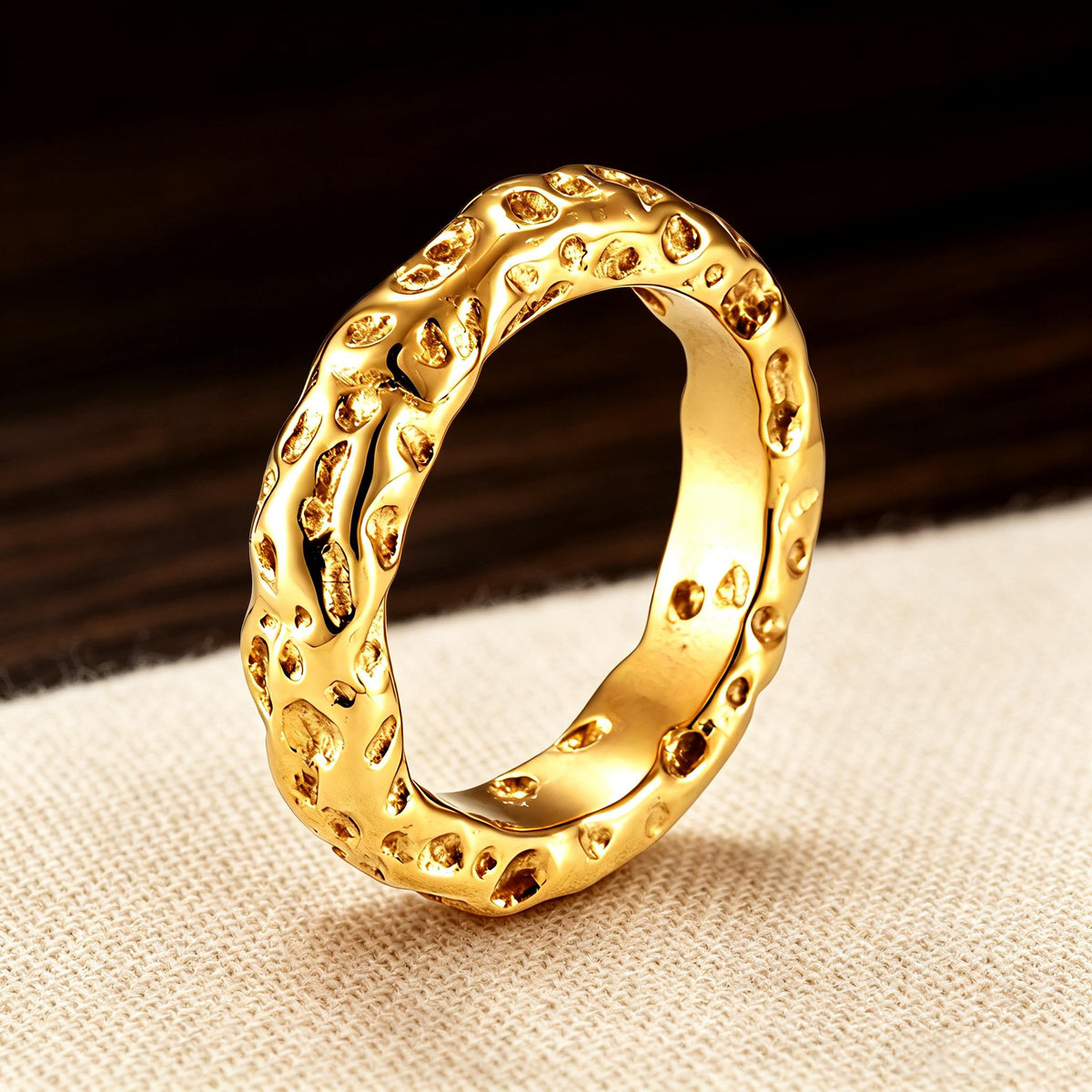 Hammered Crater Band Ring - Moonix