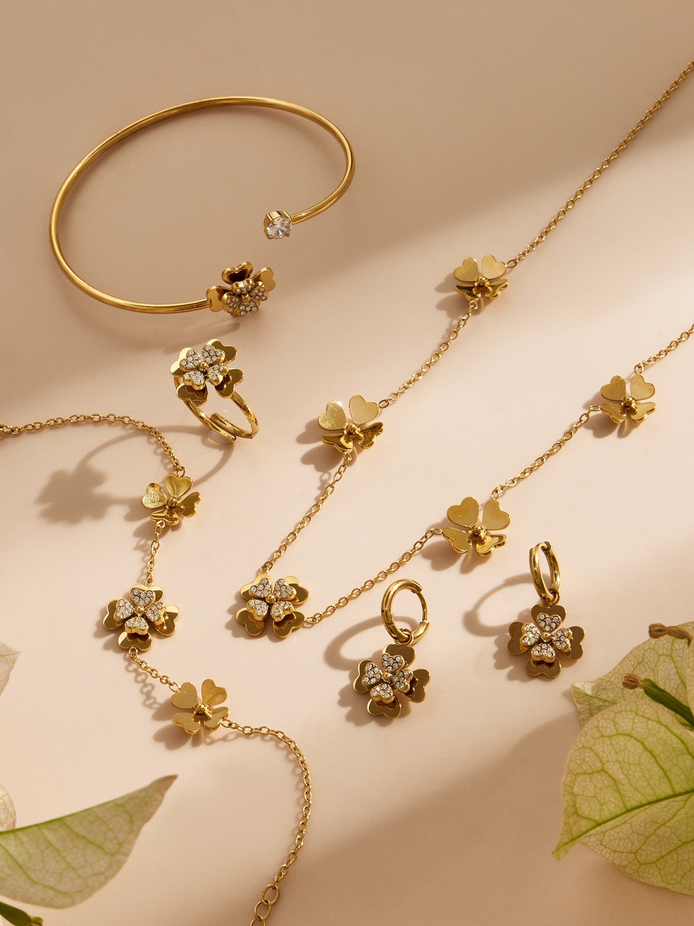 Lumi Clover Open Bangle - Moonix