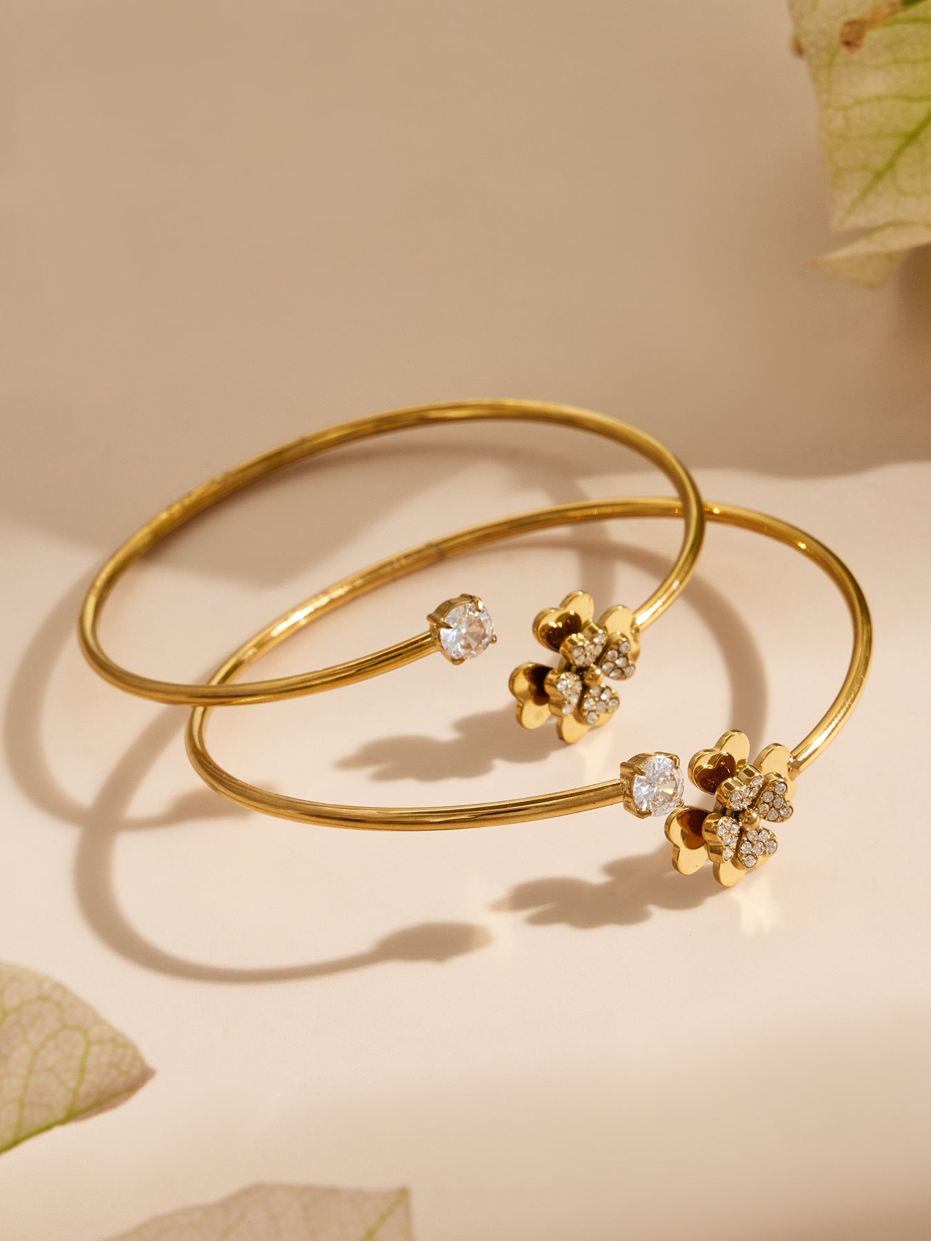 Lumi Clover Open Bangle - Moonix