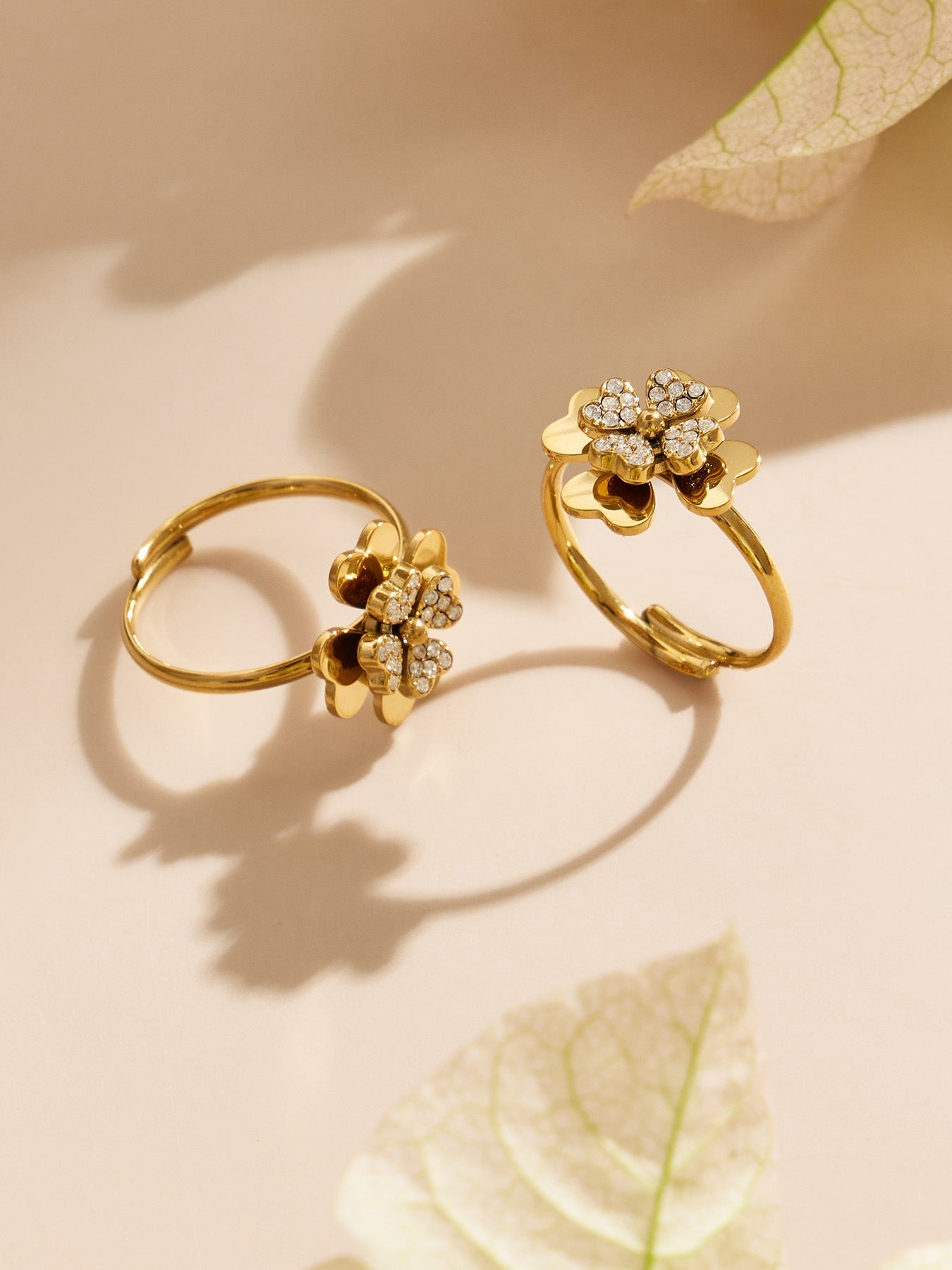 Lumi Clover Open Bangle - Moonix
