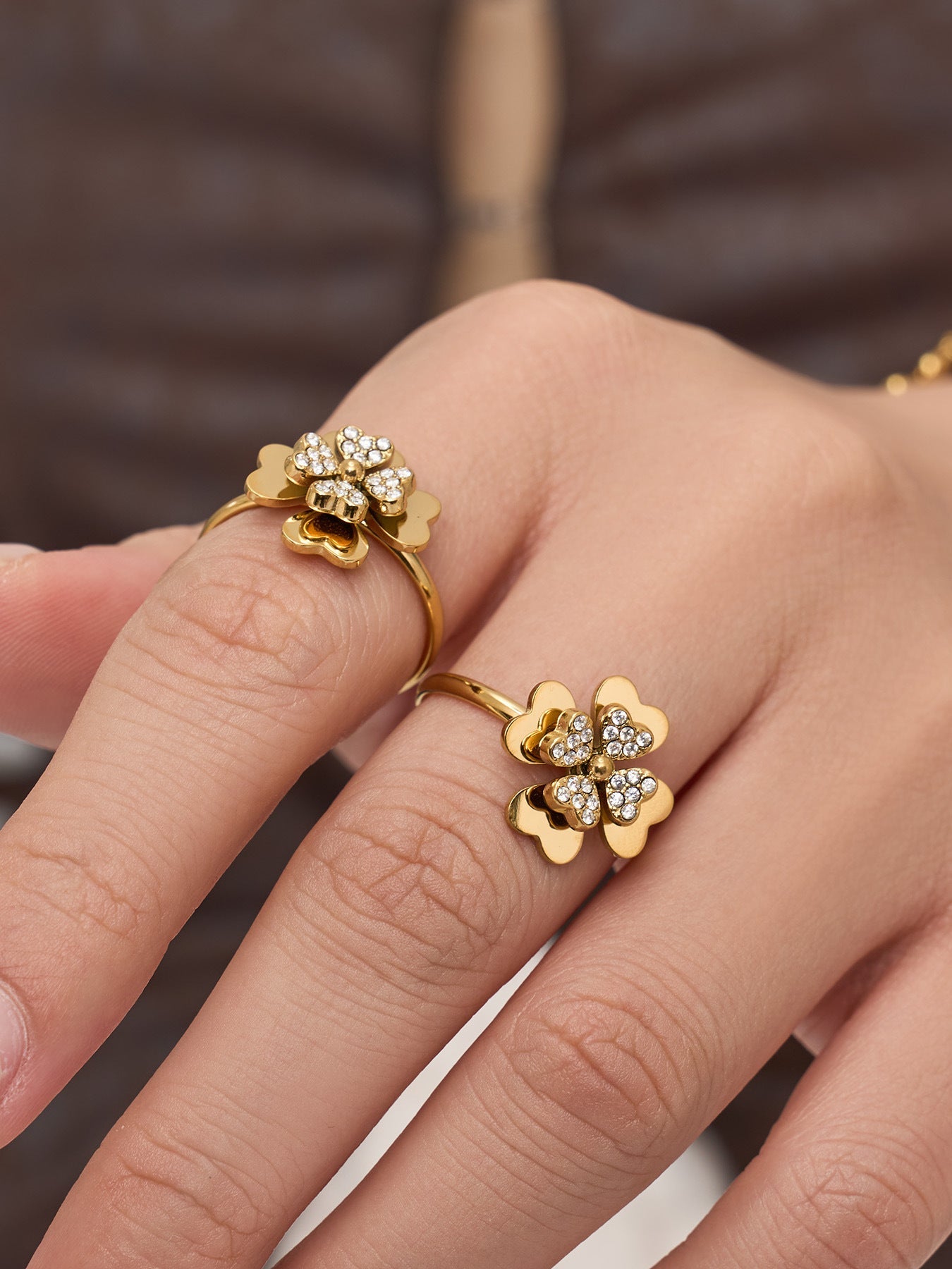 Lumi Clover Open Bangle - Moonix
