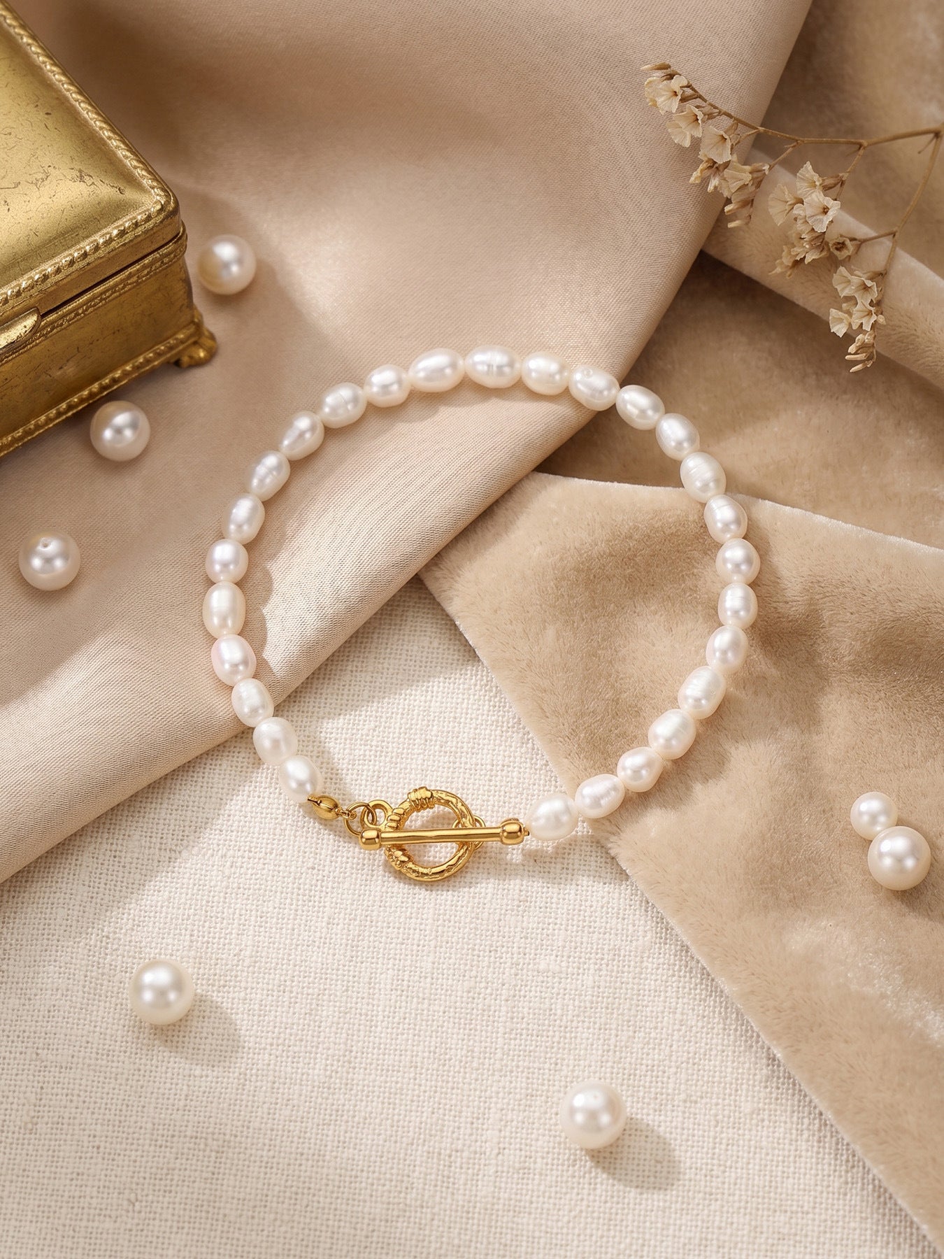 Milky Pearl Bracelet - Moonix