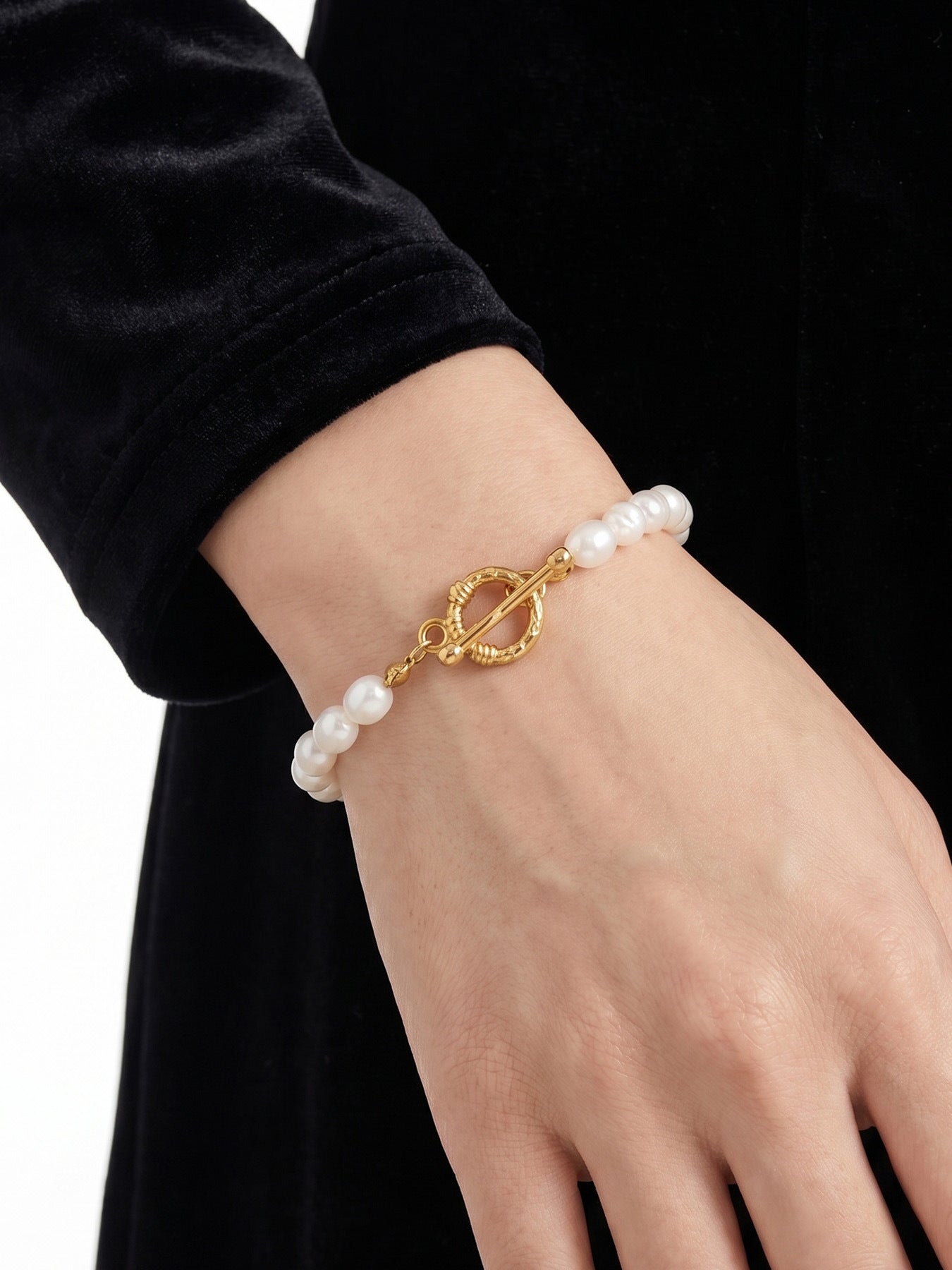 Milky Pearl Bracelet - Moonix
