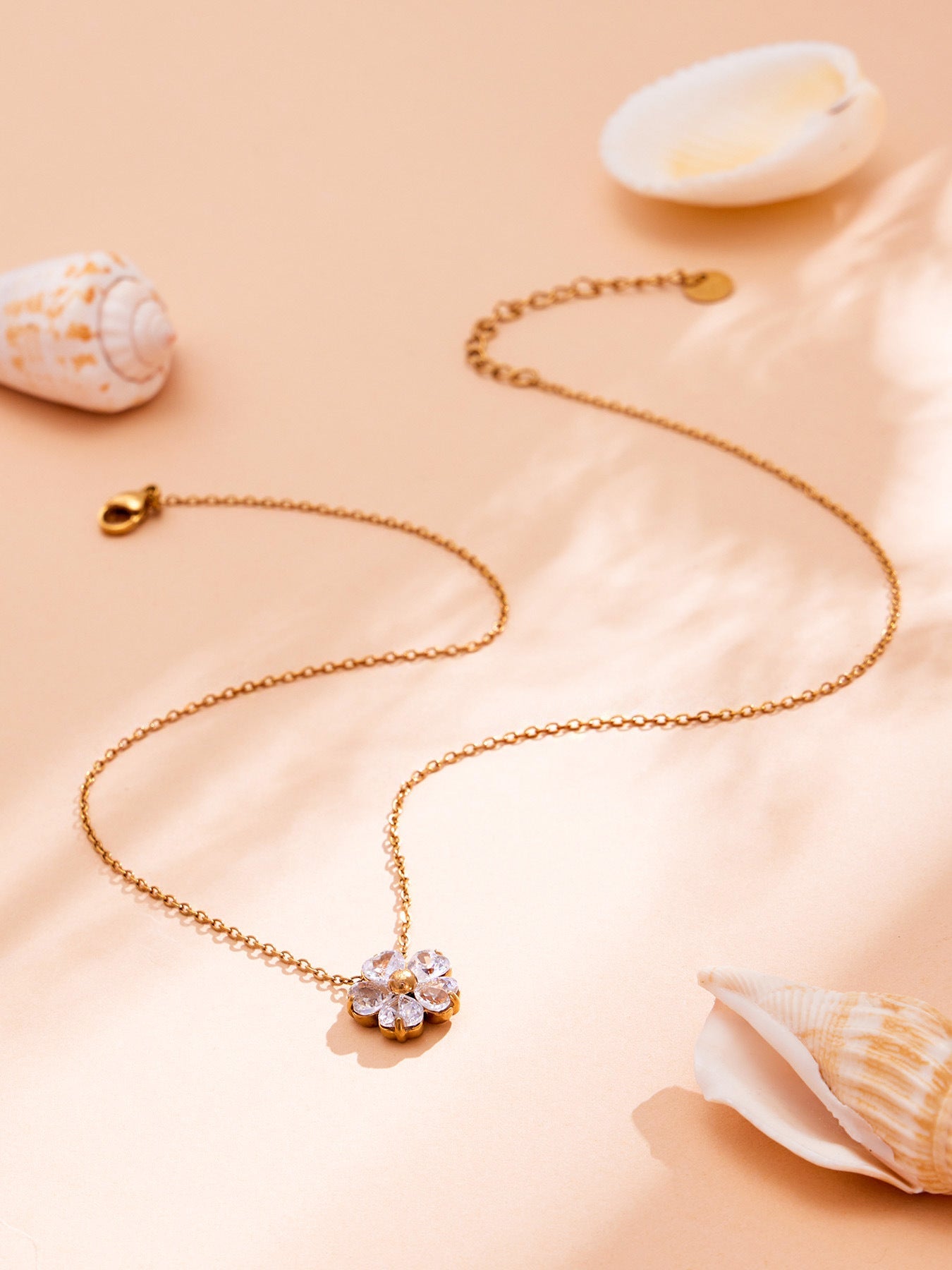 Petal Luxe Delicate Chain Bracelet - Moonix