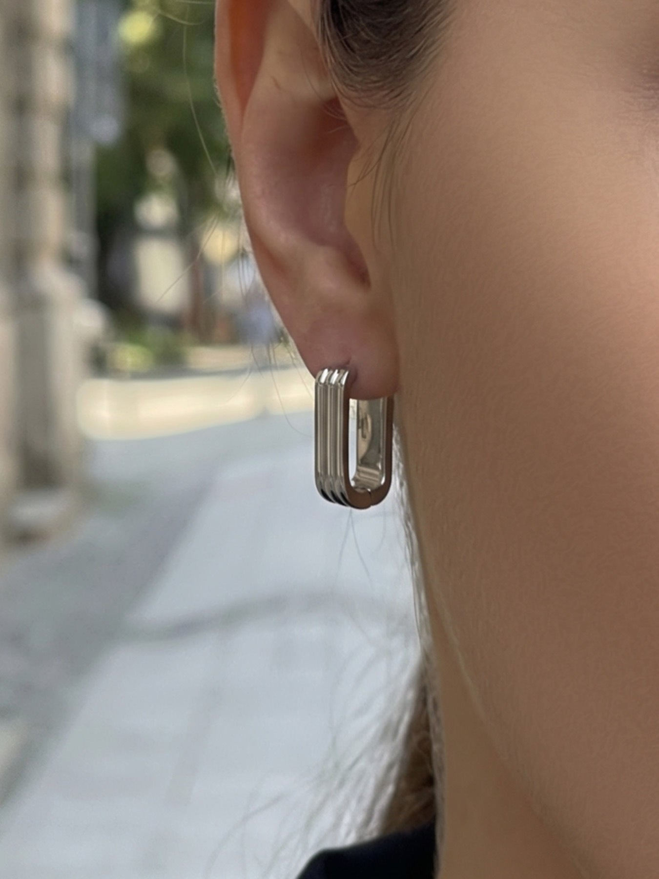 Ribbon Tier Rectangle Hoop Earrings - Moonix