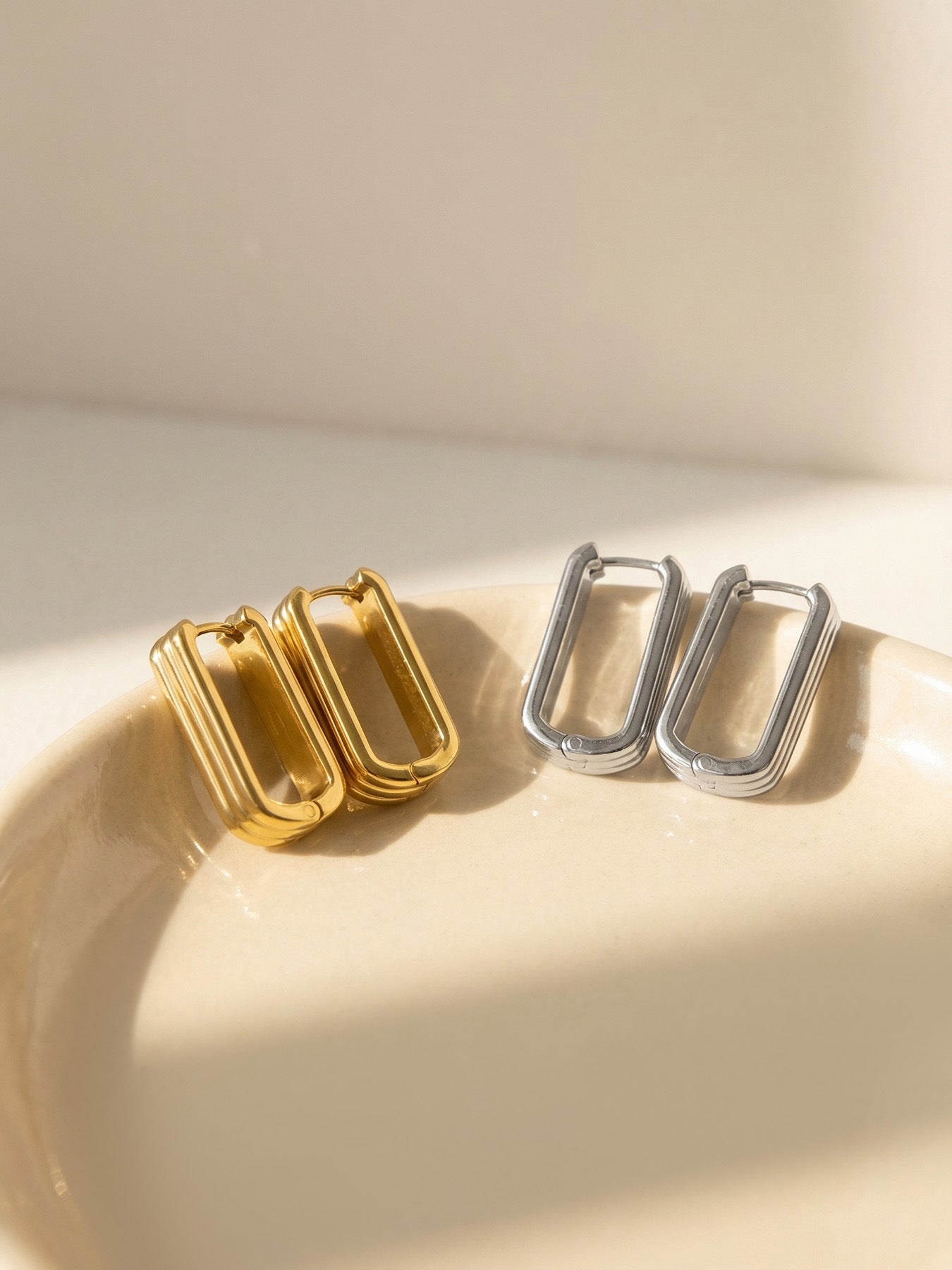 Ribbon Tier Rectangle Hoop Earrings - Moonix