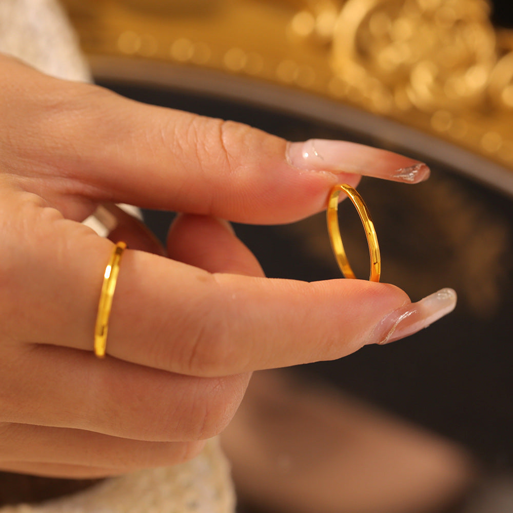 Slim Hammered Band Ring - Moonix