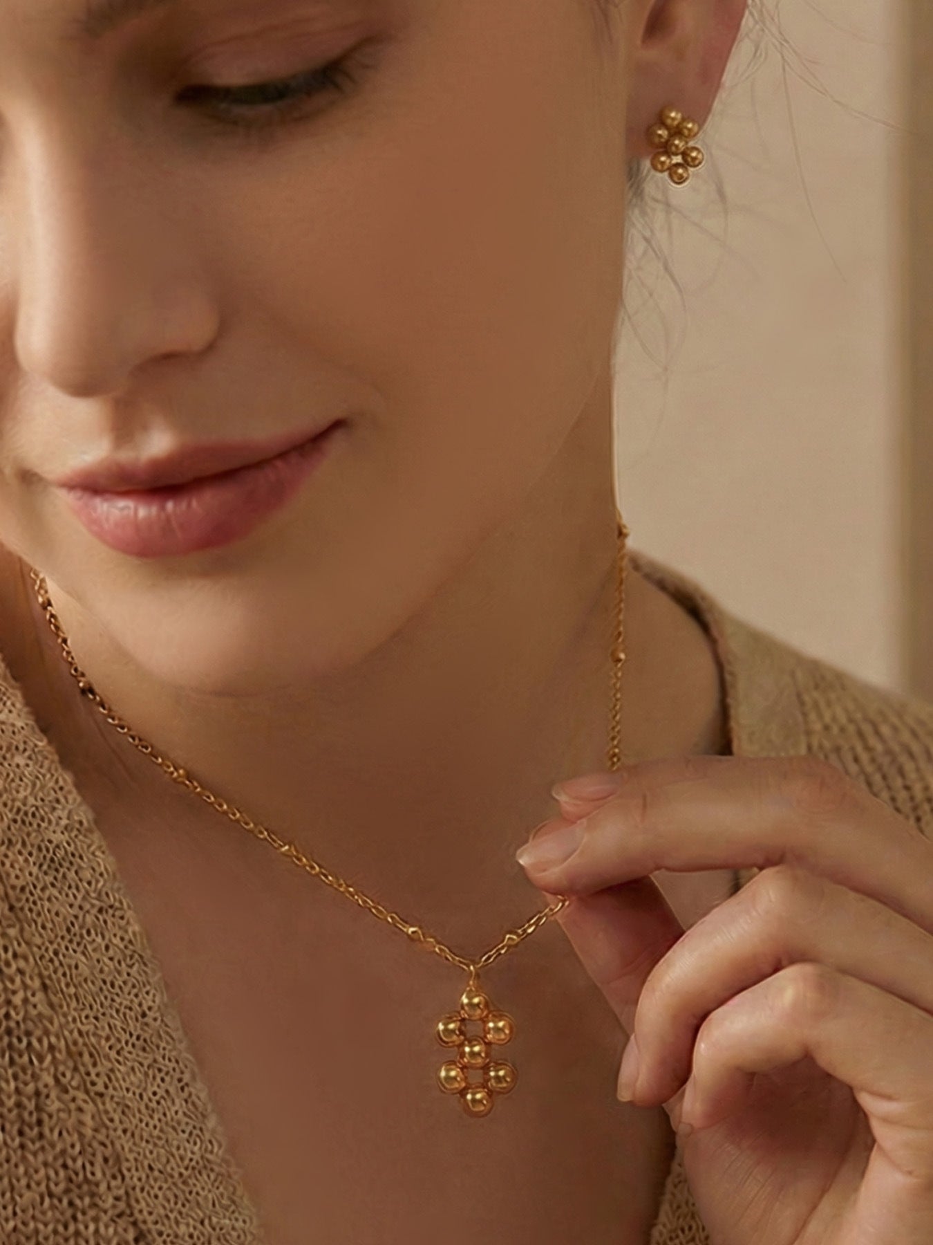 Sphere Cluster Earring - Moonix