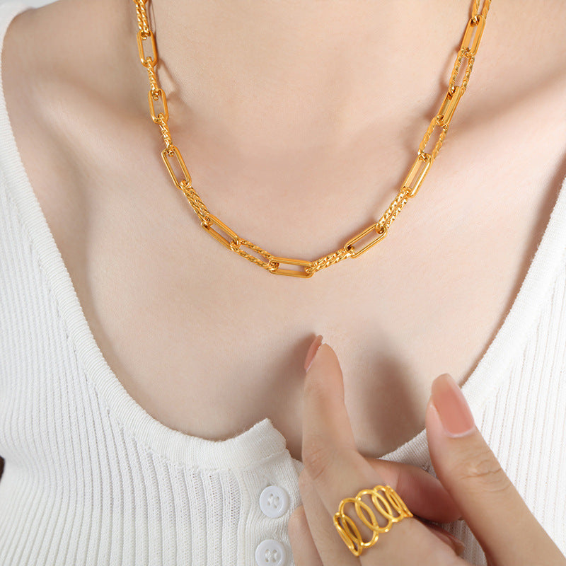 Twisted Paperclip Link Bracelet - Moonix